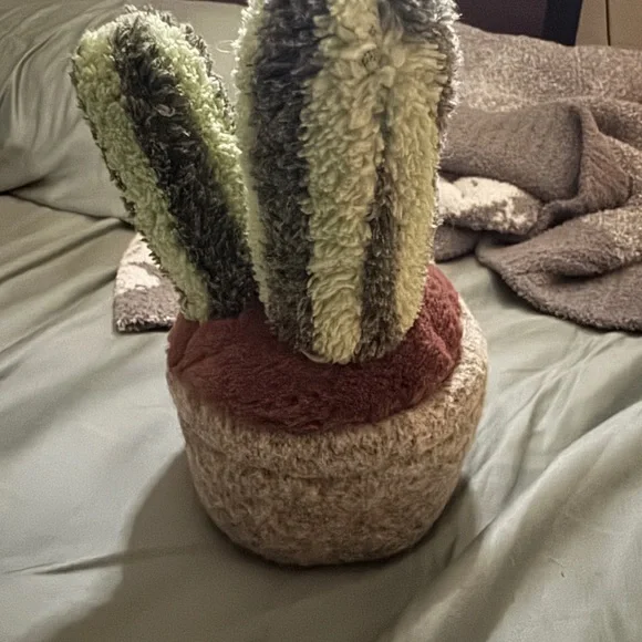 Silly cactus jellycat - Picture 3 of 5